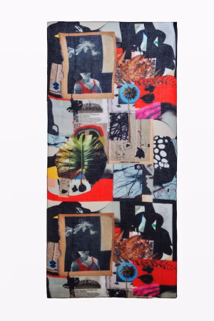 Alternative view of Pashmina Newspaper Lacroix Linea Seasonal DESIGUAL