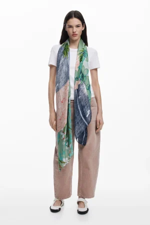 Alternative view of Sciarpa Pashmina Delicate DESIGUAL